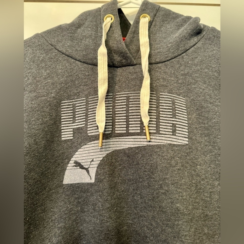Size M/L - PUMA Hoodie - Picture 2 of 6